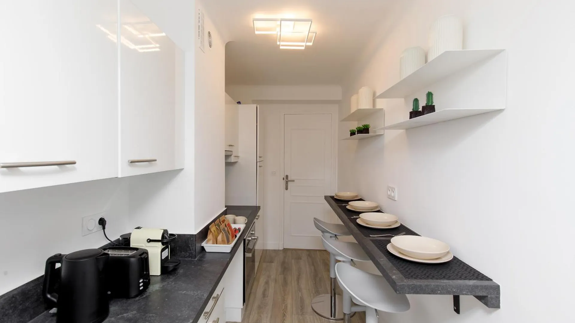 T3Appartement De Luxe Croisette En Face De La Plage Martinez 80M2 カンヌ アパート